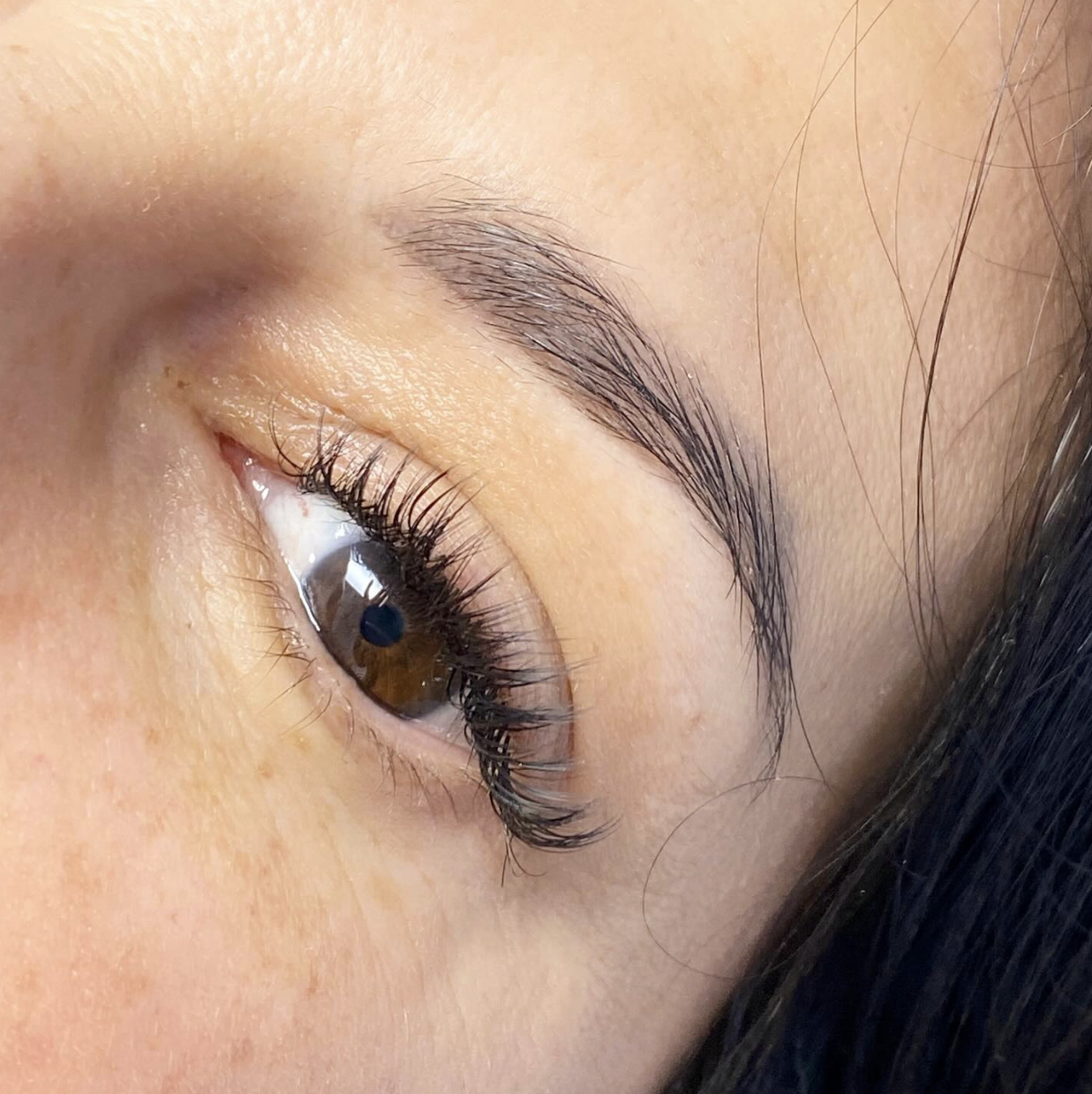 Stylizacja rzęs 2D - wyrazisty styl