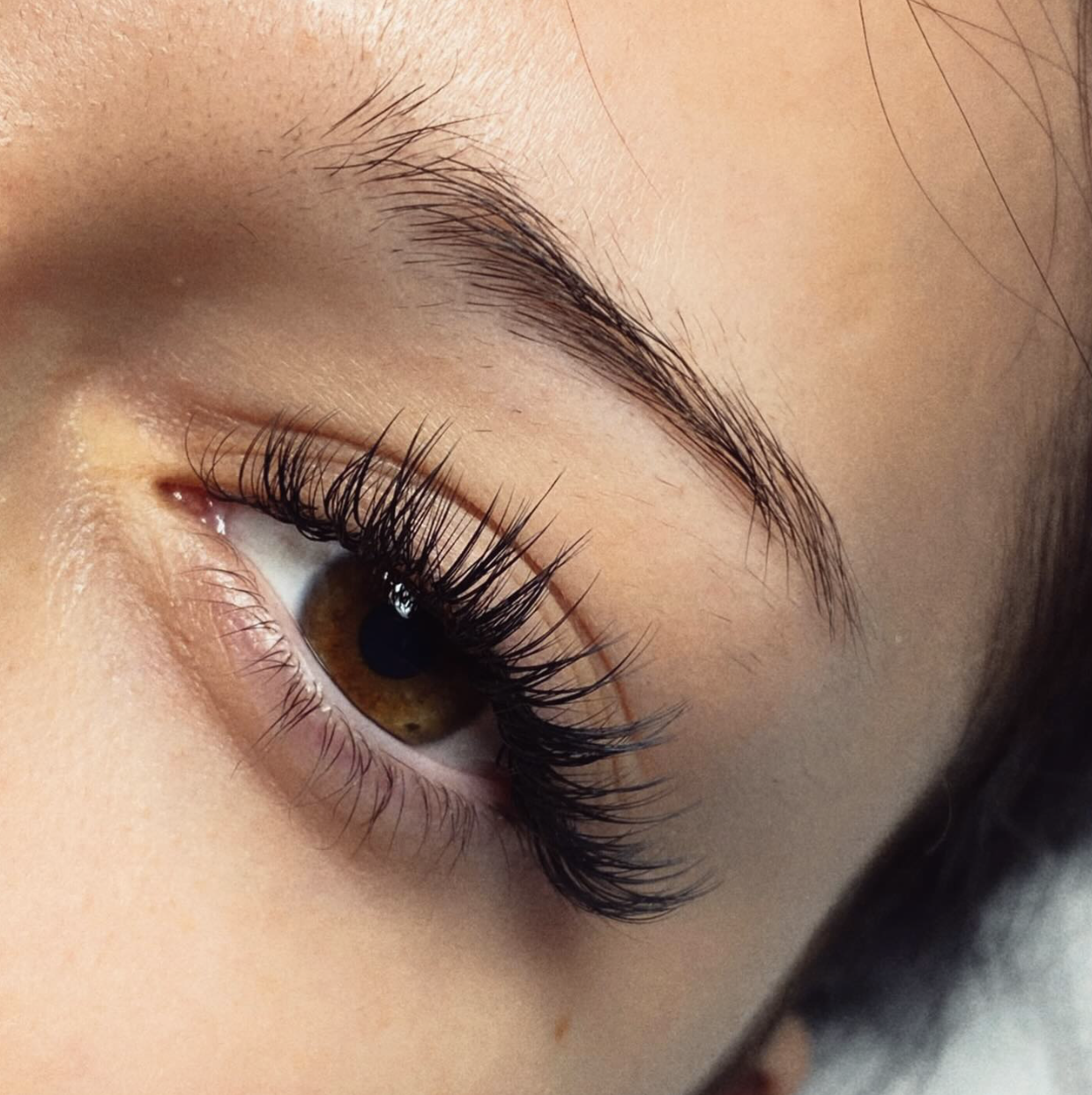 Efekt mokrych rzęs w Beauty Studio